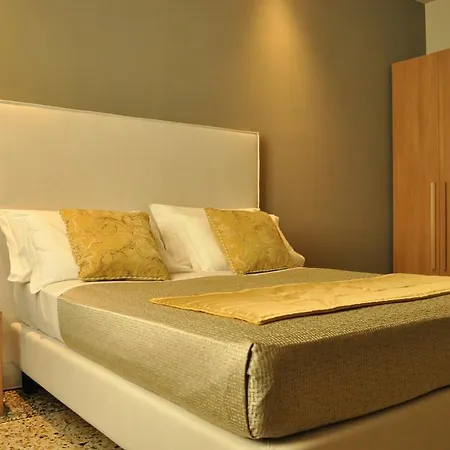 Hnn Luxury Hotel