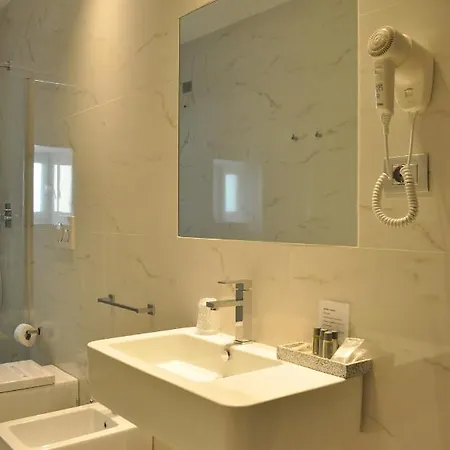 Hnn Luxury Hotel