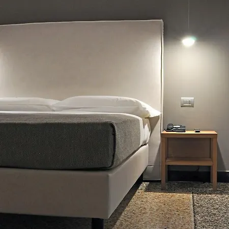 Hnn Luxury Hotel Genoa