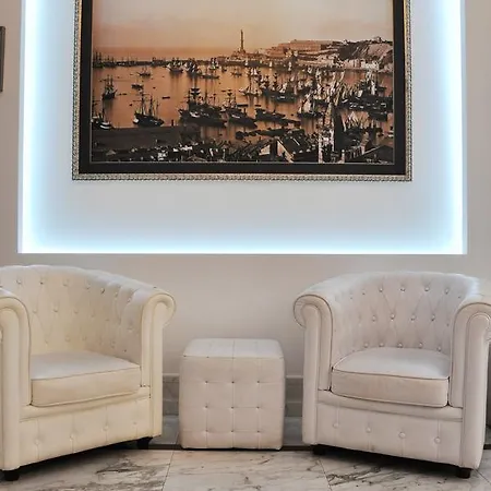 Hnn Luxury Hotel Genoa