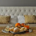 Hnn Luxury מלון 3*