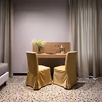 Hnn Luxury מלון