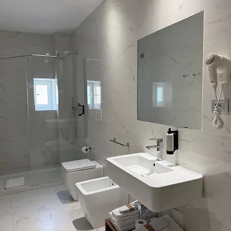 Hnn Luxury Hotel