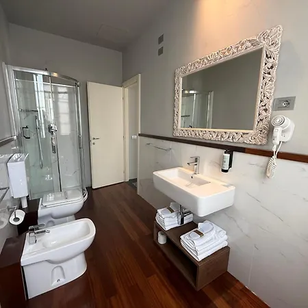 Hotel Hnn Luxury 3*