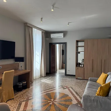 Hnn Luxury Genova