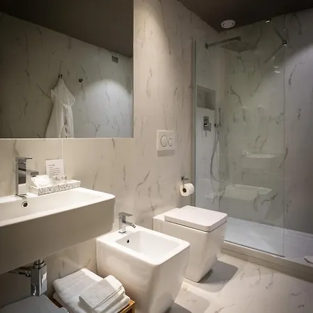 Hnn Luxury Hotel