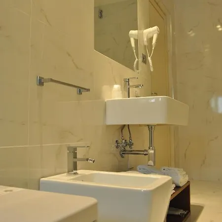 Hnn Luxury Hotel